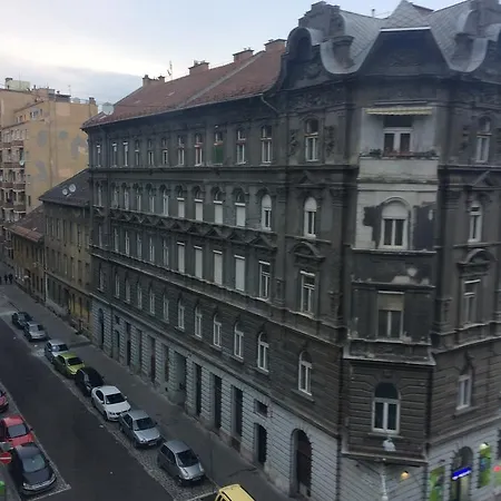 Local Vibes Budapest Near Metro Budapest